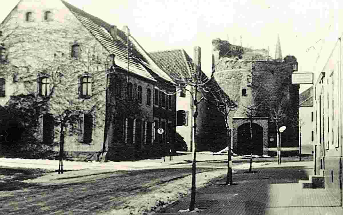 Aldenhoven. Alter Turm, 1944