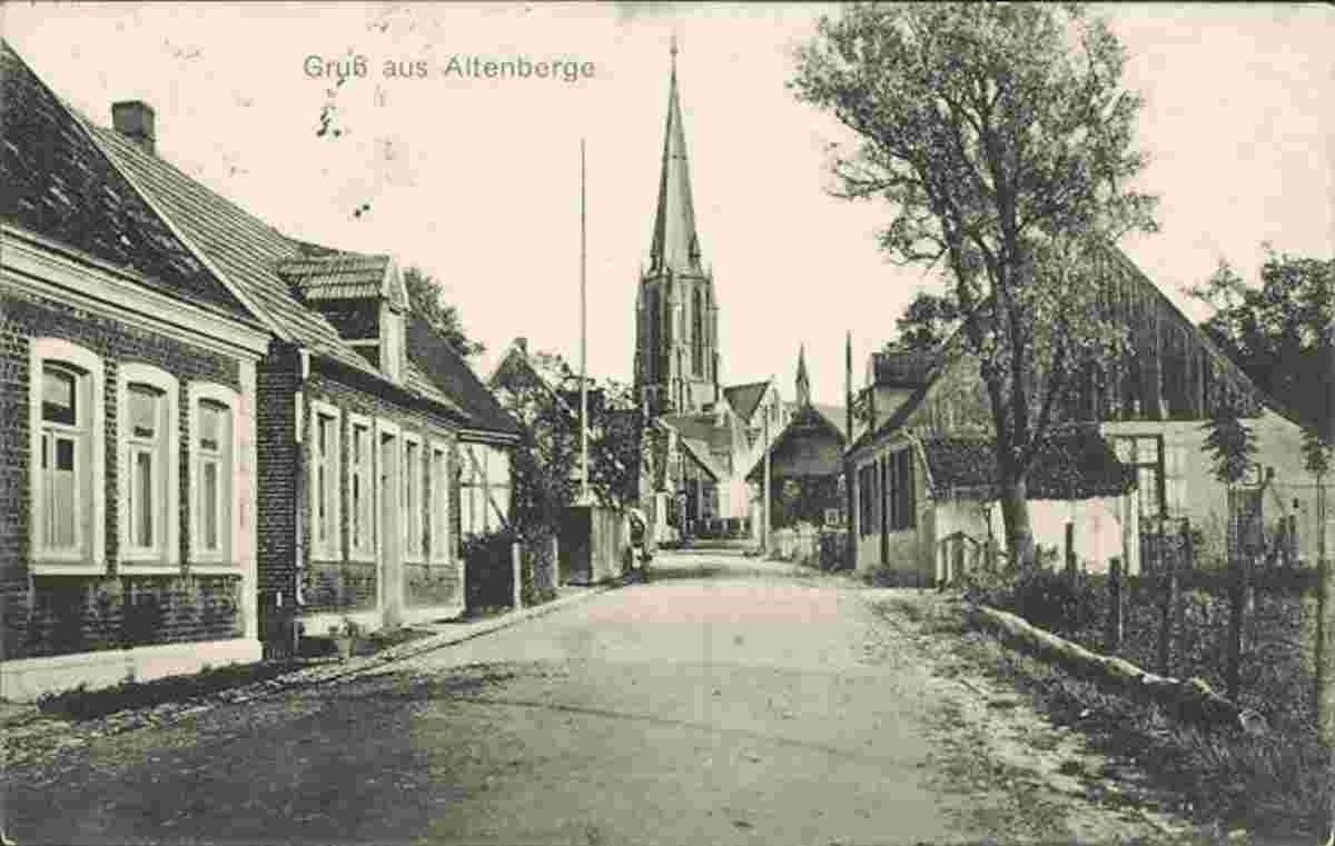 Altenberge. Panorama von Ortsstraße mit Gebäuden