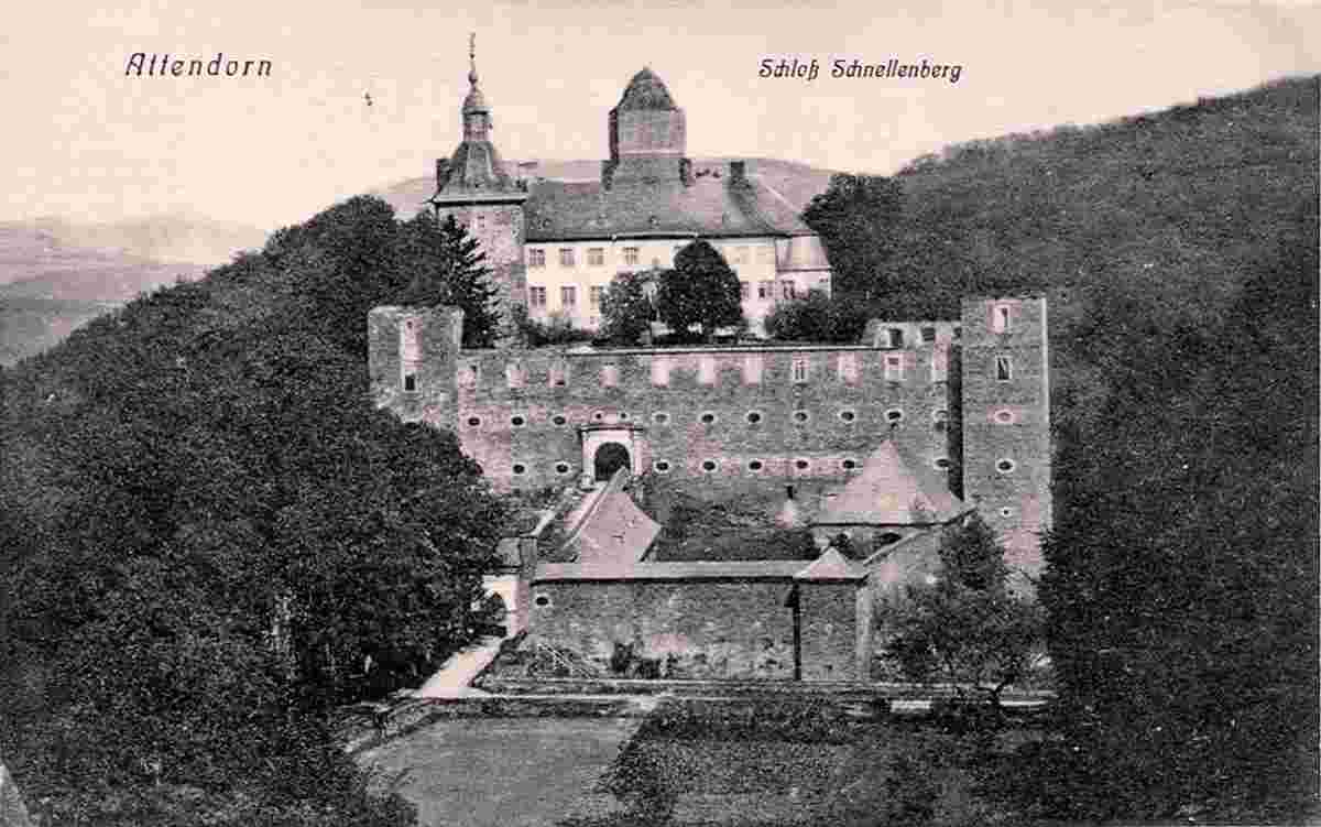 Attendorn. Burg Schnellenberg