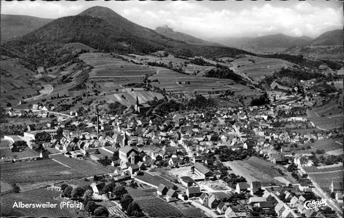 Blick auf Albersweiler, Luftbild, um 1963