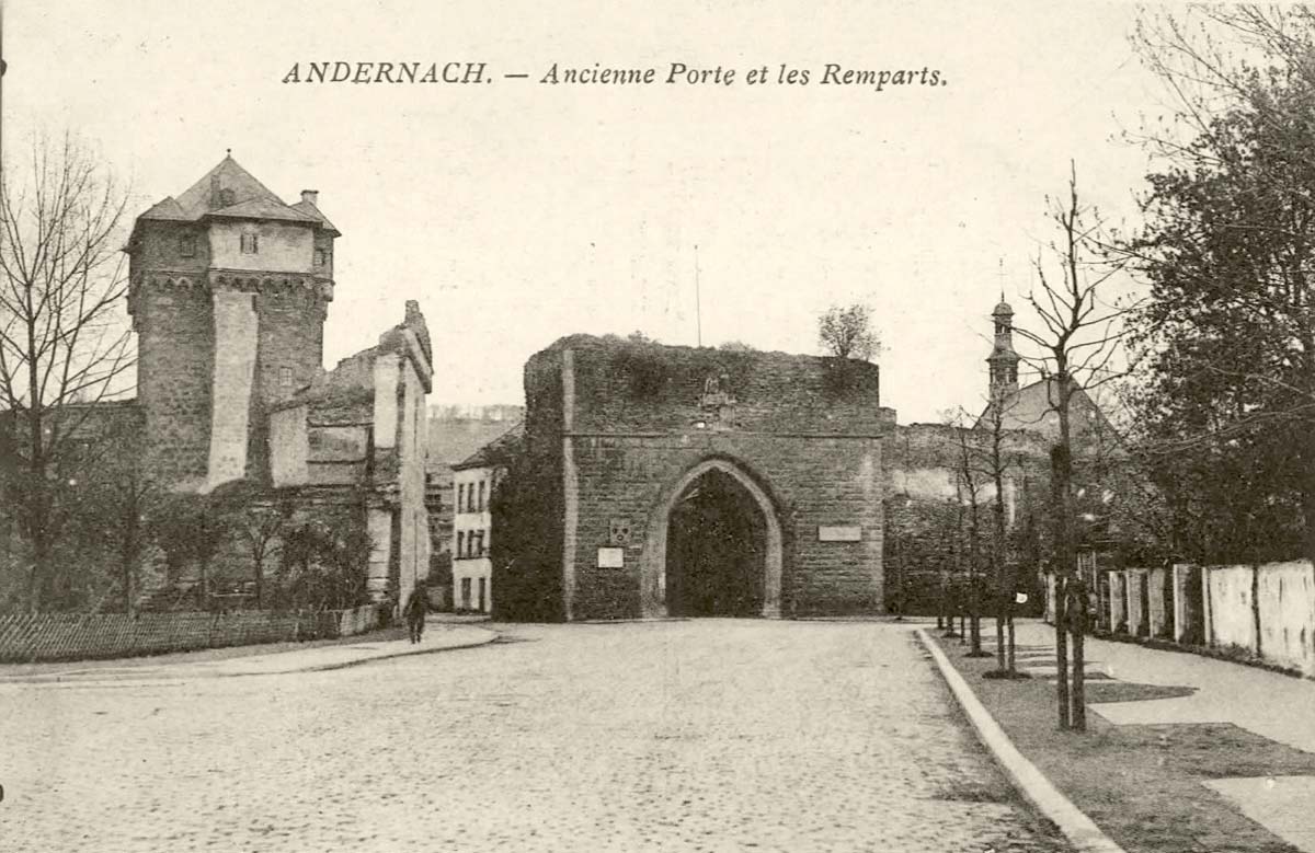 Andernach. Altes Tor und die Wälle