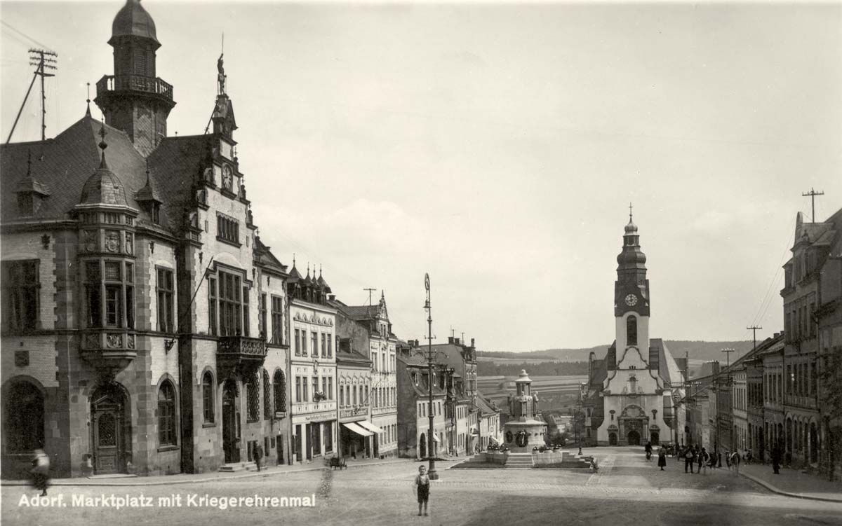 Adorf (Vogtlandkreis). Marktplatz mit Kriegerdenkmal, 1930