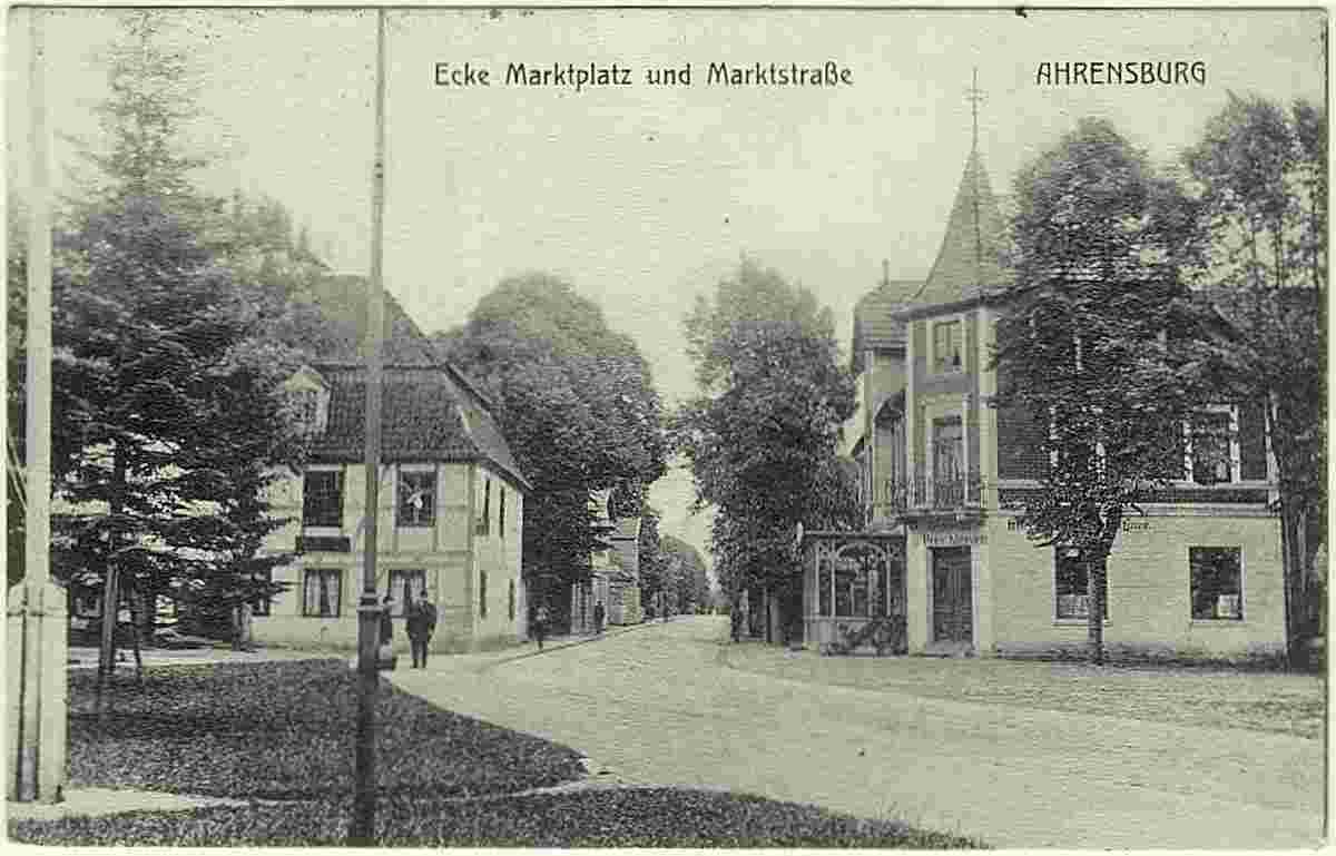 Ahrensburg. Ecke Marktplatz und Markt Straße, 1915