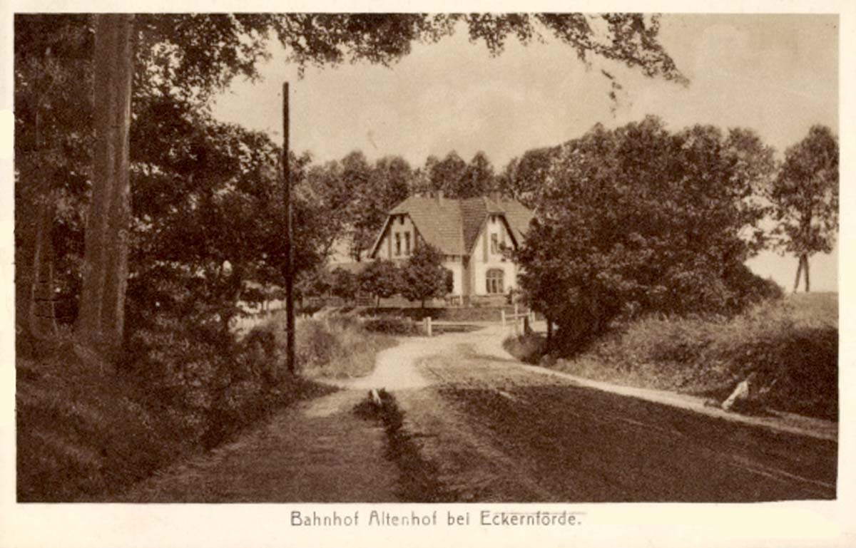 Altenhof (bei Eckernförde). Straße mit Blick zum Bahnhof, 1934
