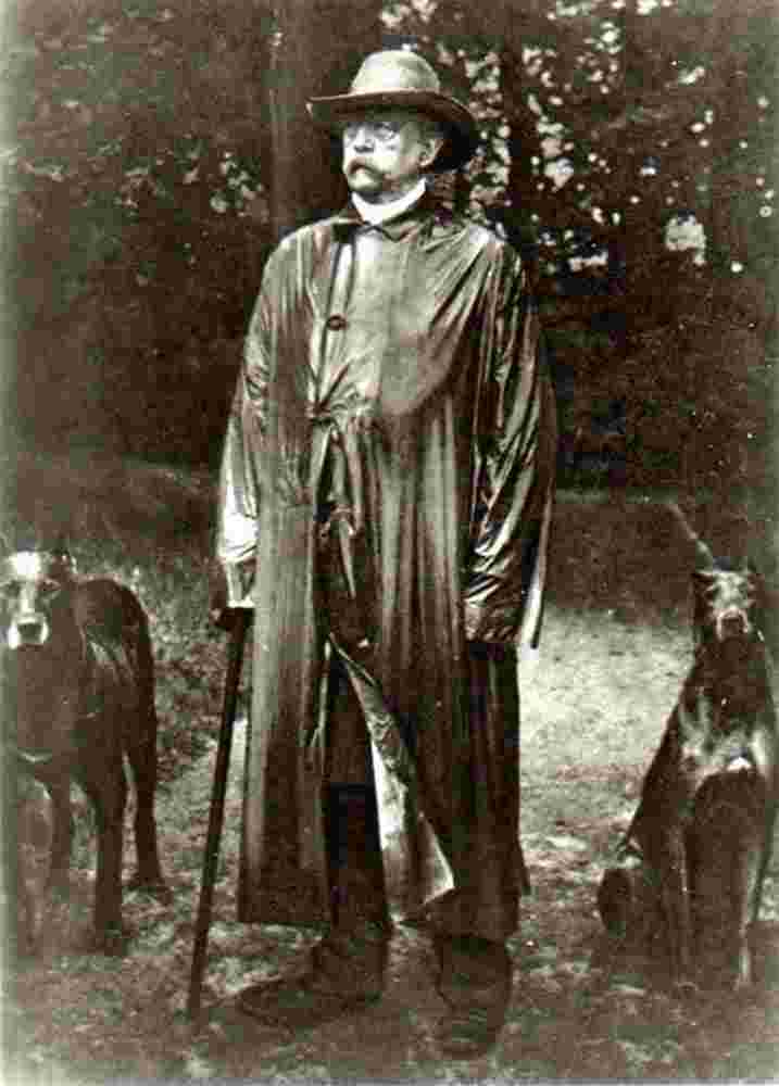 Aumühle. Friedrichsruh - Fürst Bismarck mit seinen Hunden