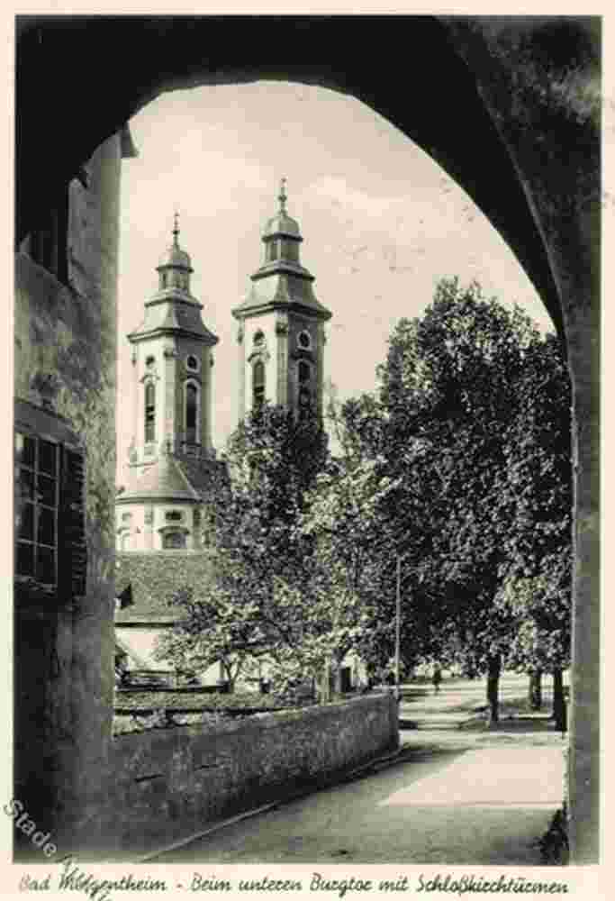 Bad Mergentheim. Beim unteren Burgtor mit Schloßkirchturmen