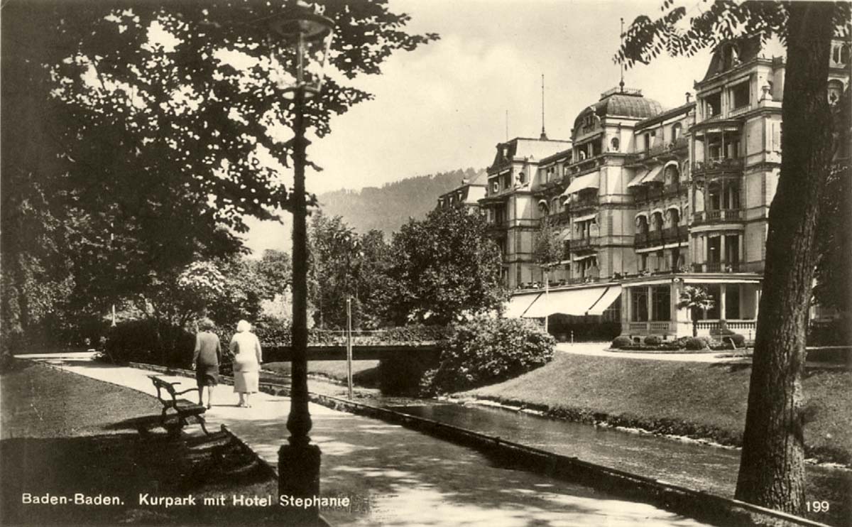 Baden-Baden. Oos - Hotel Stephanie mit Kurpark