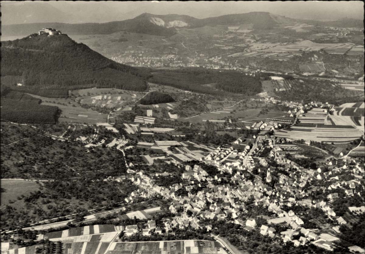 Beuren mit Burg Hohenneuffen, Luftaufnahme, um 1960