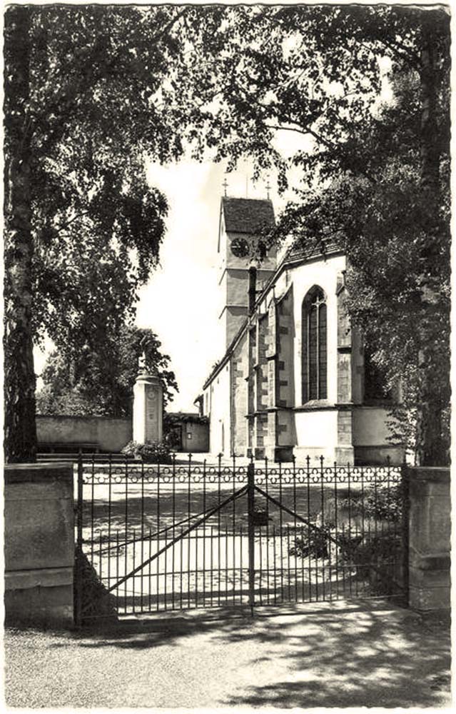 Beuren (bei Nürtingen). Kirche mit Kriegerdenkmal