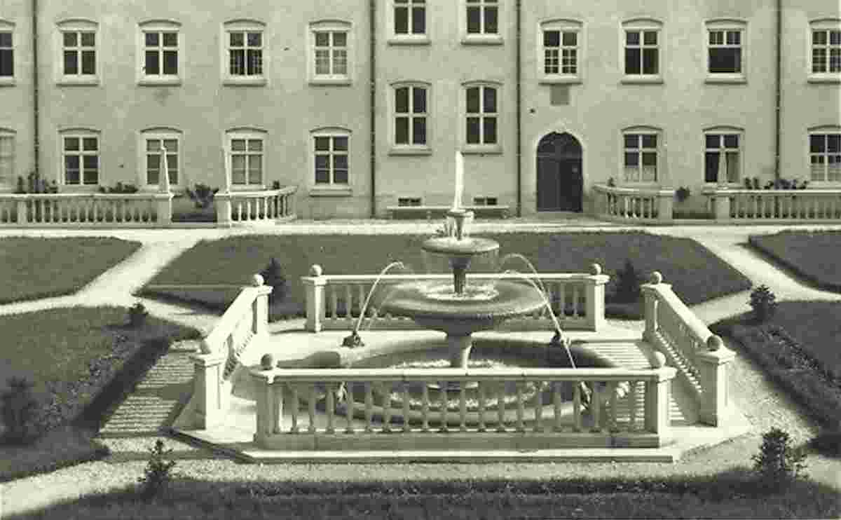 Beuron. Brunnen im Mariengarten, 1940