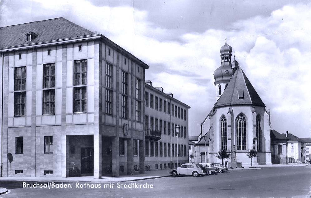 Bruchsal. Rathaus mit Stadtkirche