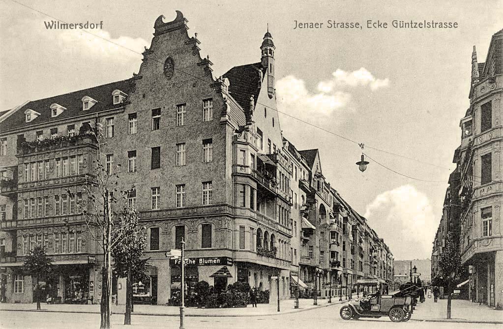 Berlin. Wilmersdorf. Jenaer Straße, Ecke Güntzel Straße