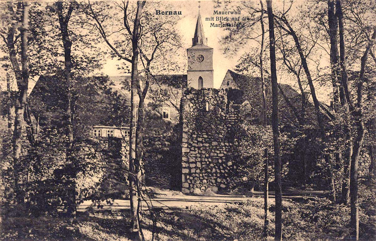 Bernau bei Berlin. Mauerwall mit Blick auf die Marienkirche, 1922