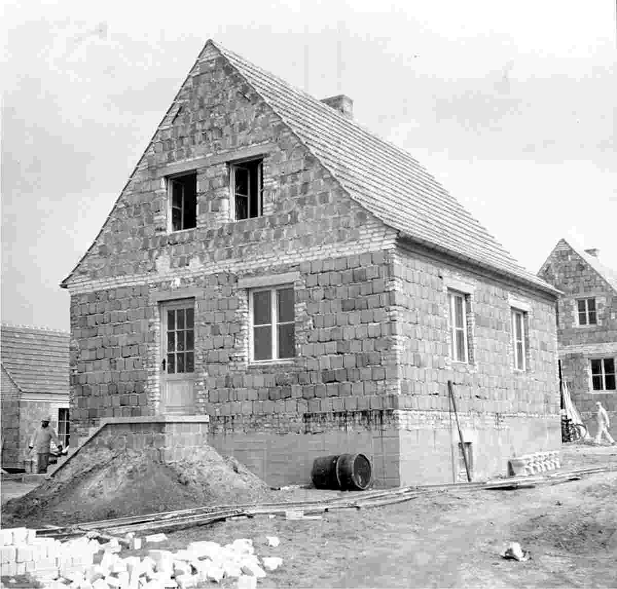 Bleyen-Genschmar. Genschmar - Bau eines Einfamilienhauses, 1958