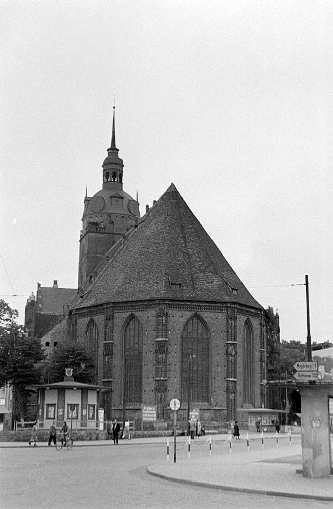 Brandenburg an der Havel. Stadtkirche St Katharinen, 1952