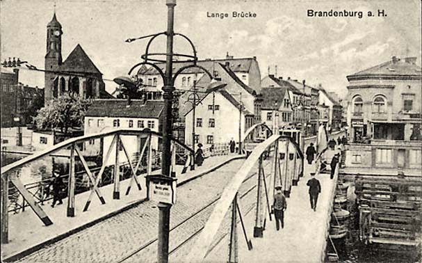 Brück. Lange Brücke mit Strassenbahn