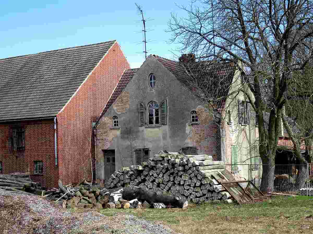 Buckautal. Birkenreismühle, Eckwohnhaus, denkmalgeschützt