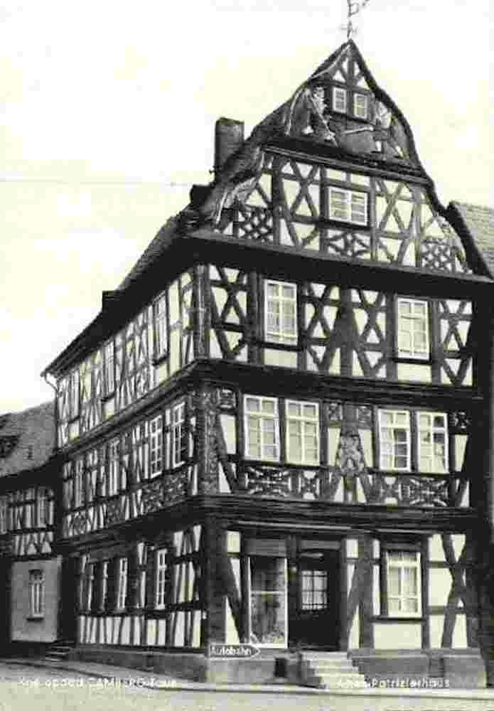 Bad Camberg. Reichverziertes Fachwerkhaus, 1960