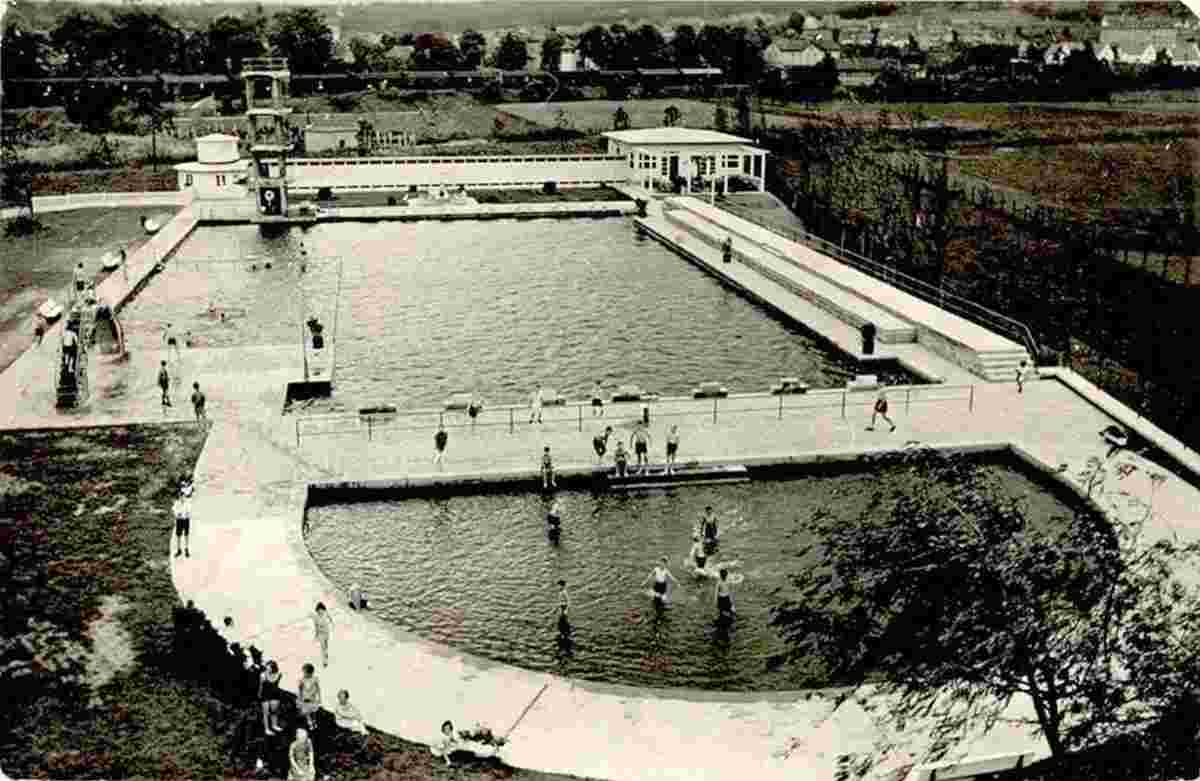 Bad Vilbel. Städtisches Schwimmbad