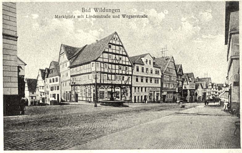 Bad Wildungen. Marktplatz mit Lindenstraße und Wegaerstraße, um 1935