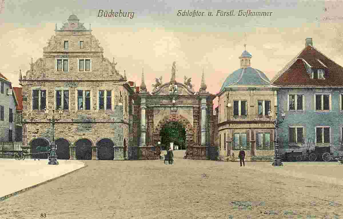 Bückeburg. Schloßtor und Fürstliche Hofkammer