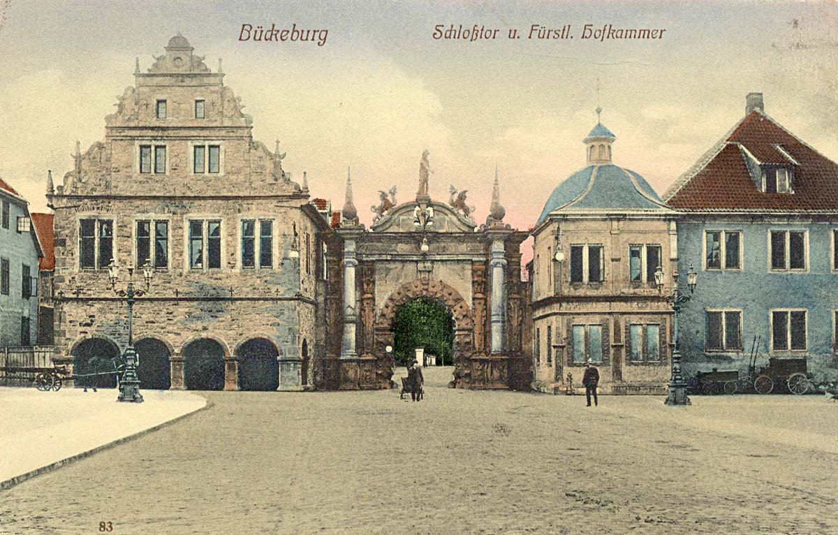 Bückeburg. Schloßtor und Fürstliche Hofkammer