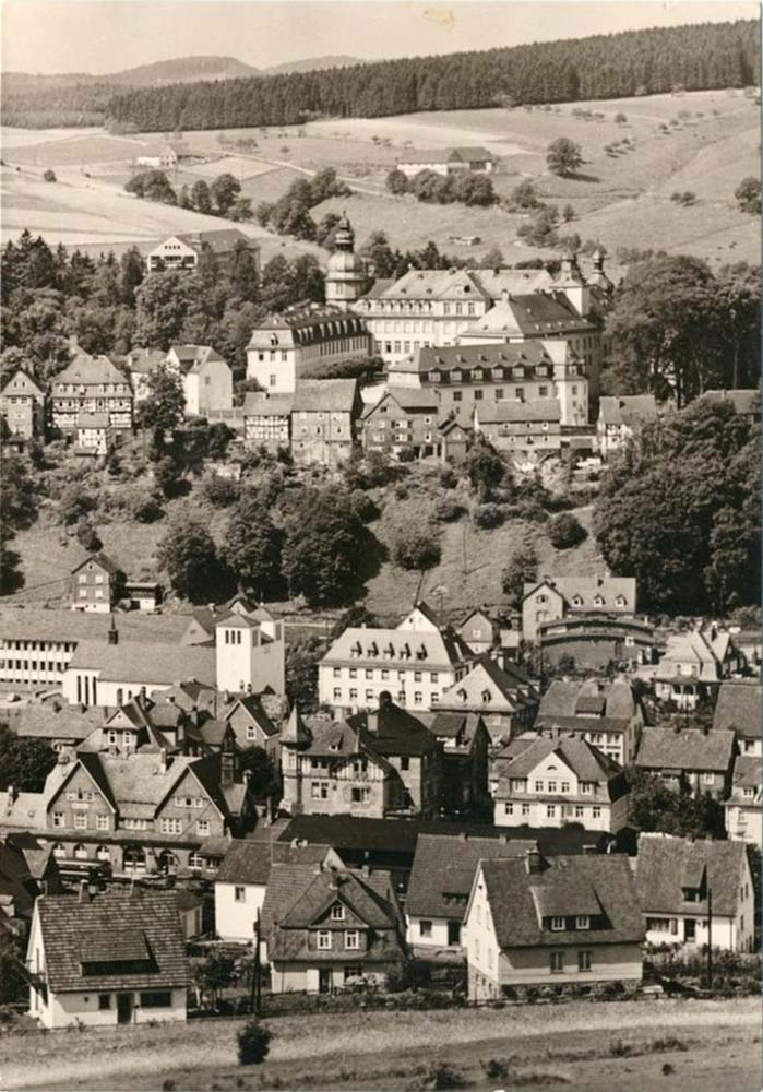 Bad Berleburg. Blick auf Kneippheilbad Berleburg mit Kirche und Schloß, 1965