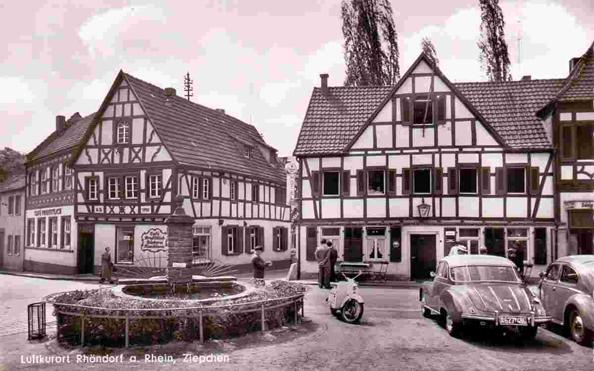 Bad Honnef. Rhöndorf - Parkplatz mit brunnen am Ziepchen