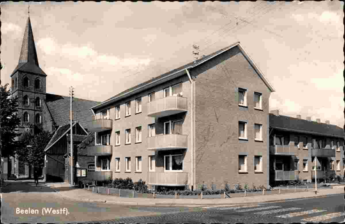 Beelen. Wohnhaus, Kirche, 1963