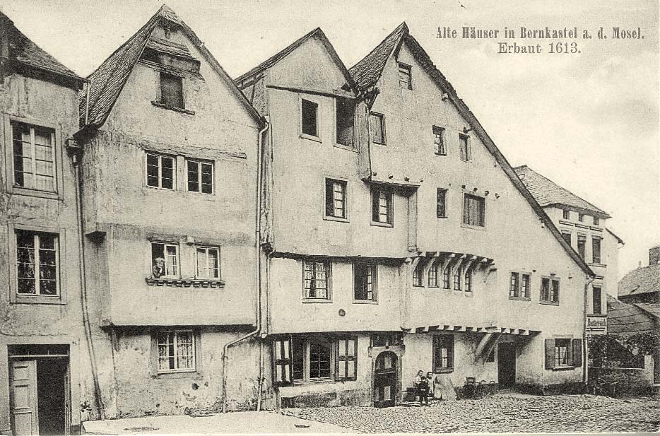 Bernkastel-Kues. Alte Häuser, erbaut 1613