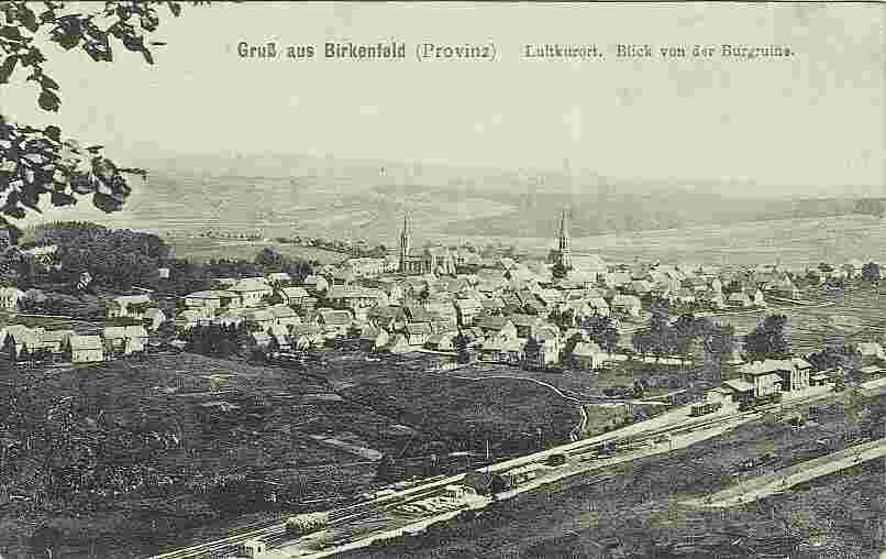 Birkenfeld. Panorama der Stadt und Bahnhof