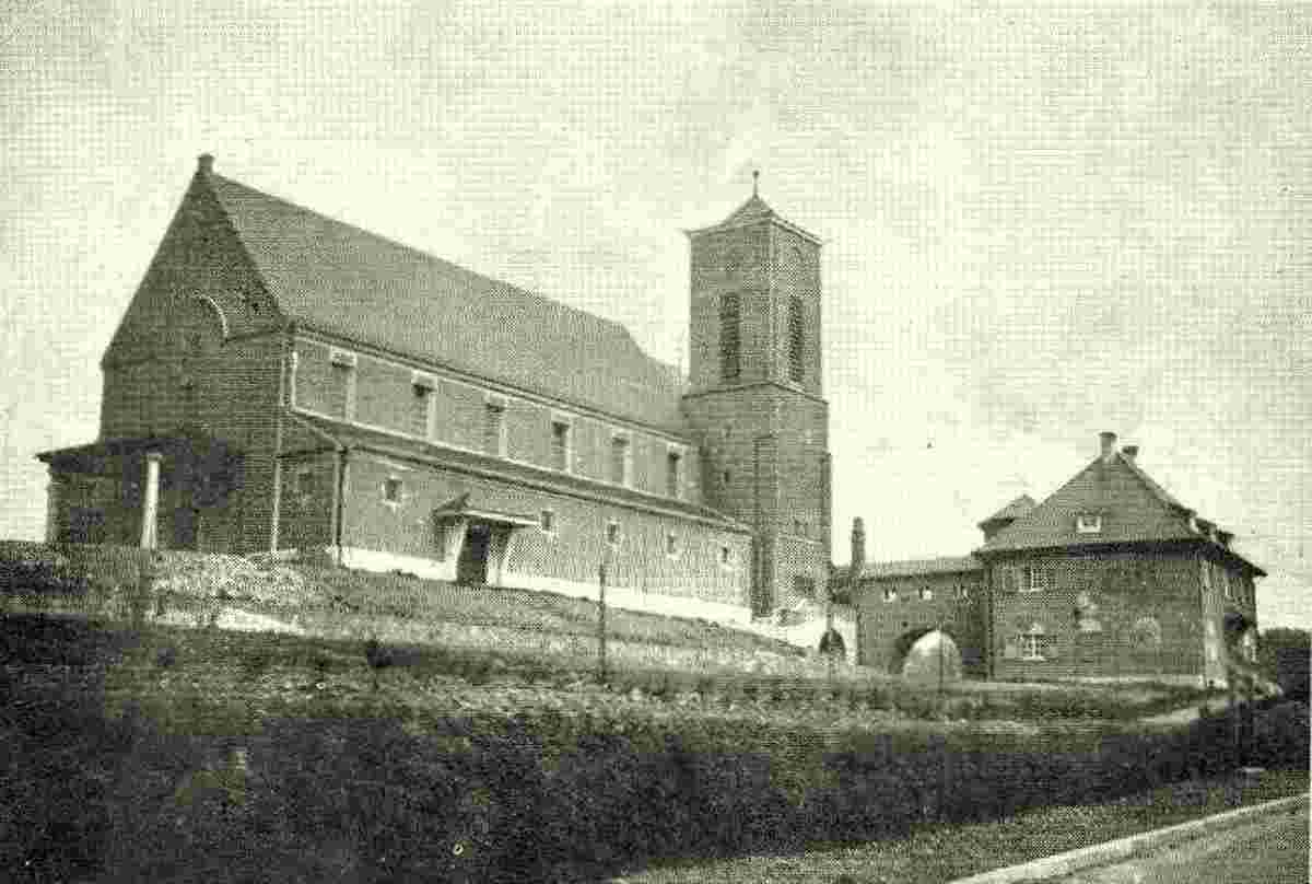 Bexbach. Frankenholz - Katholisches Kirche mit Pfarrhaus