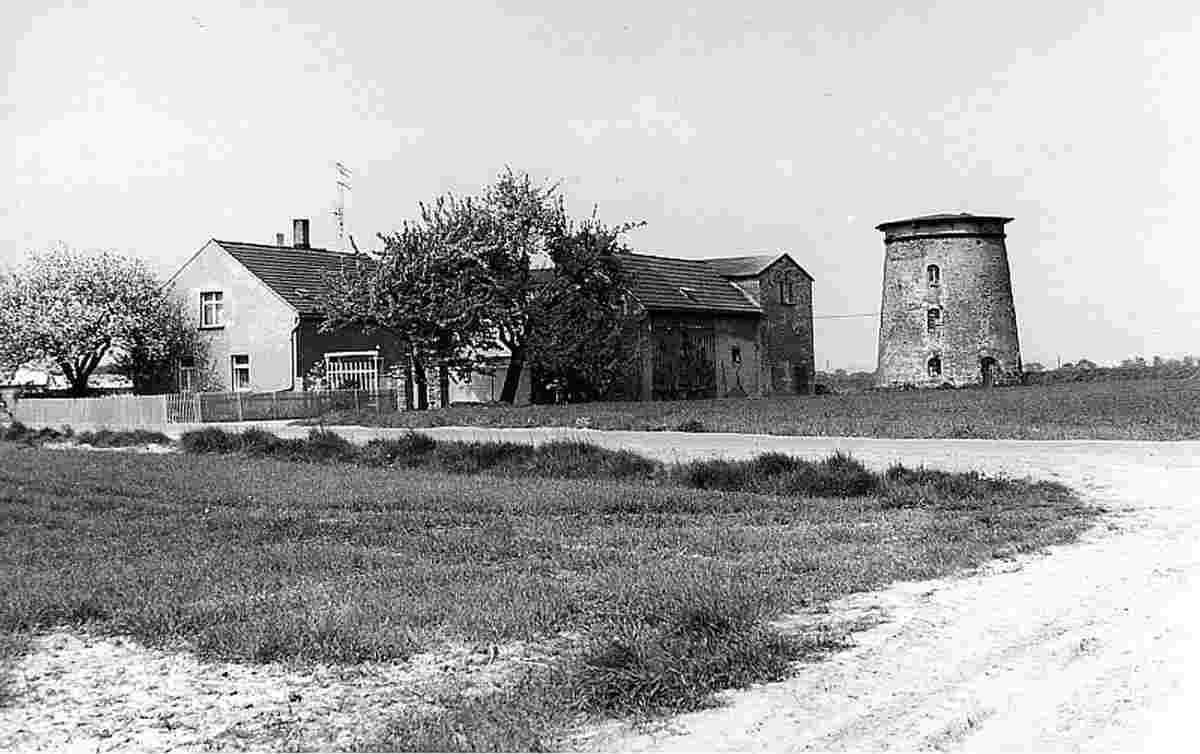 Bennewitz. Grubnitz - Holländermühle mit Turm, 1975