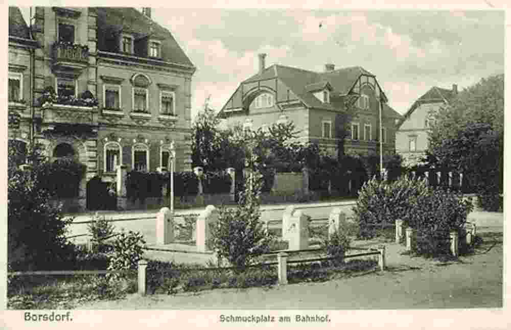 Borsdorf. Schmuckplatz am Bahnhof