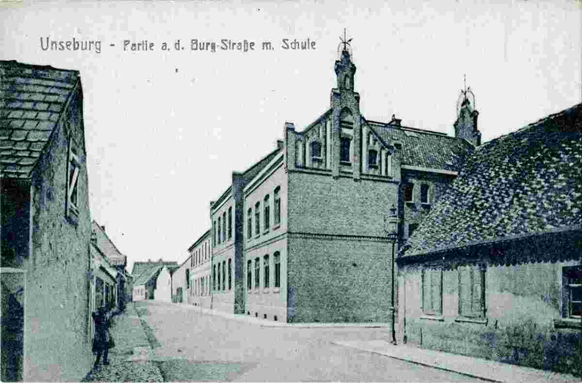 Bördeaue. Unseburg - Burg Straße und Schule, 1915