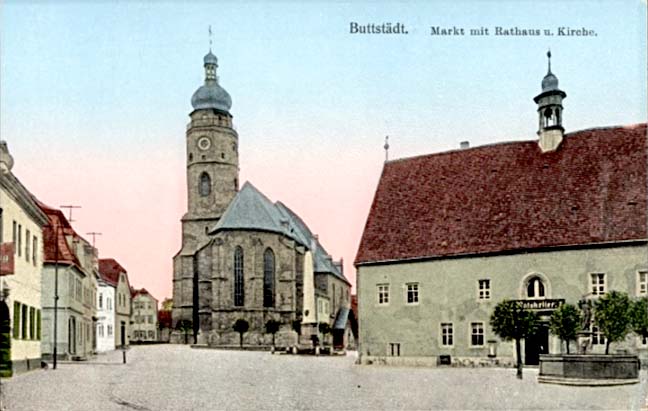 Buttstädt. Markt mit Rathaus und Kirche