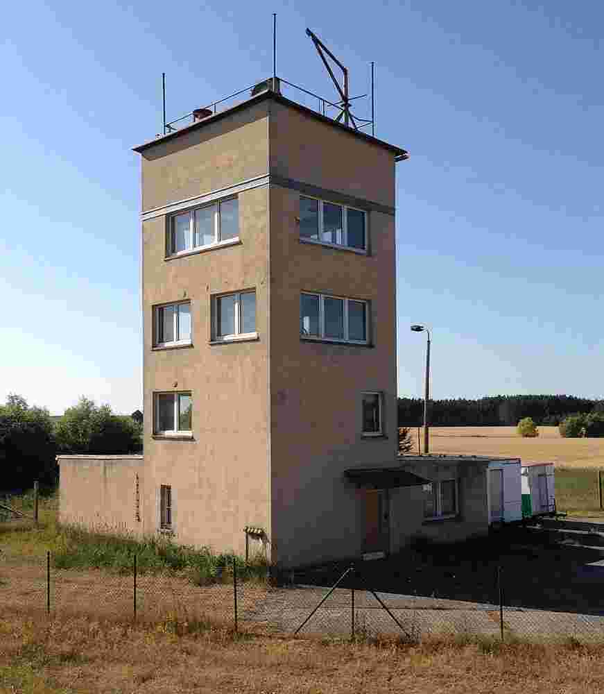 Cumlosen. Grenzturm, gebäude des Technisches Hilfswerk-Ortsverbandes Wittenberge am Elbdeich