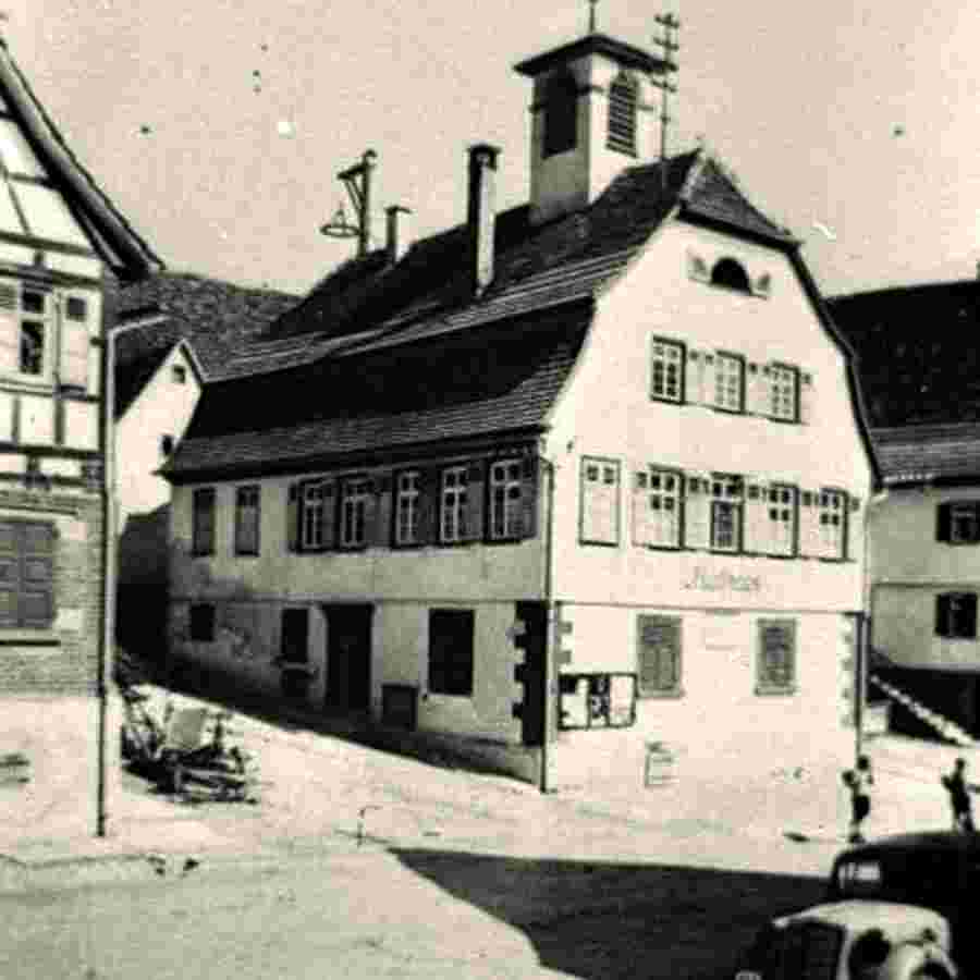 Deckenpfronn. Altes Rathaus vor der Zerstörung