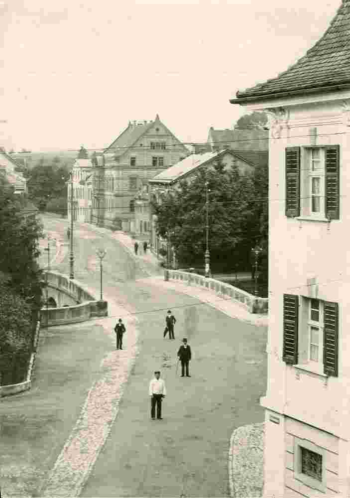 Donaueschingen. Ansicht der Stadtstraße und der Gebäude