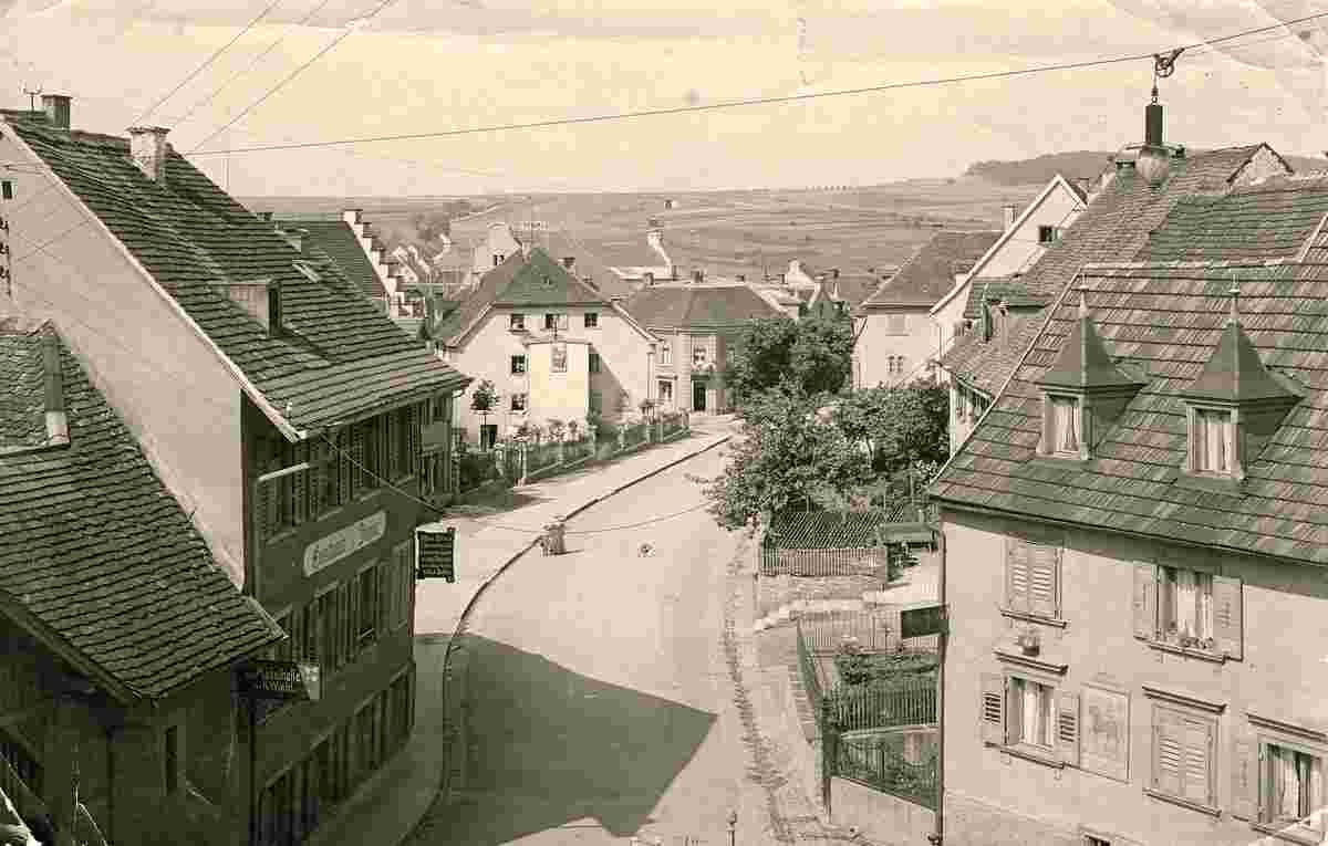 Donaueschingen. Ansicht der Stadtstraße und der Gebäude