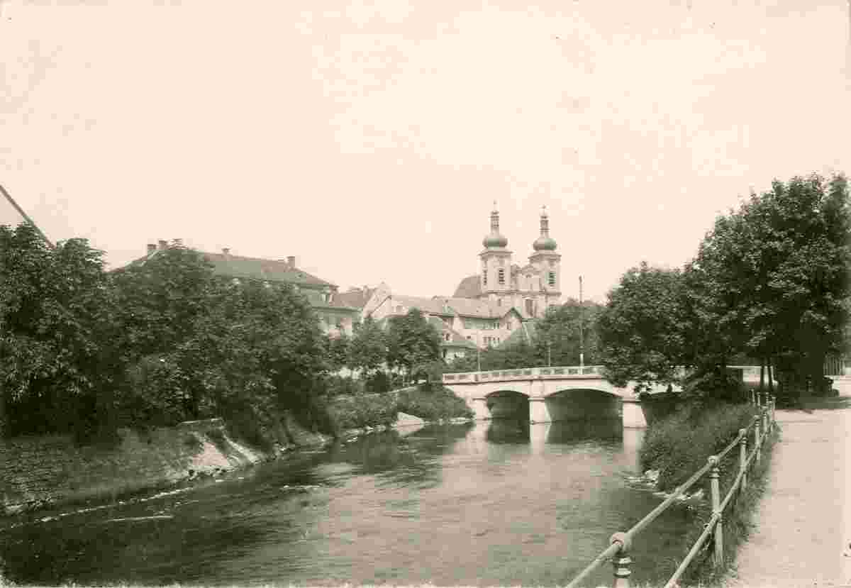 Donaueschingen. Schützenbrücke mit Katholische Kirche St. Johann