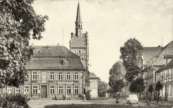 Dömitz. Rathaus und Walter-Rathenau-Straße