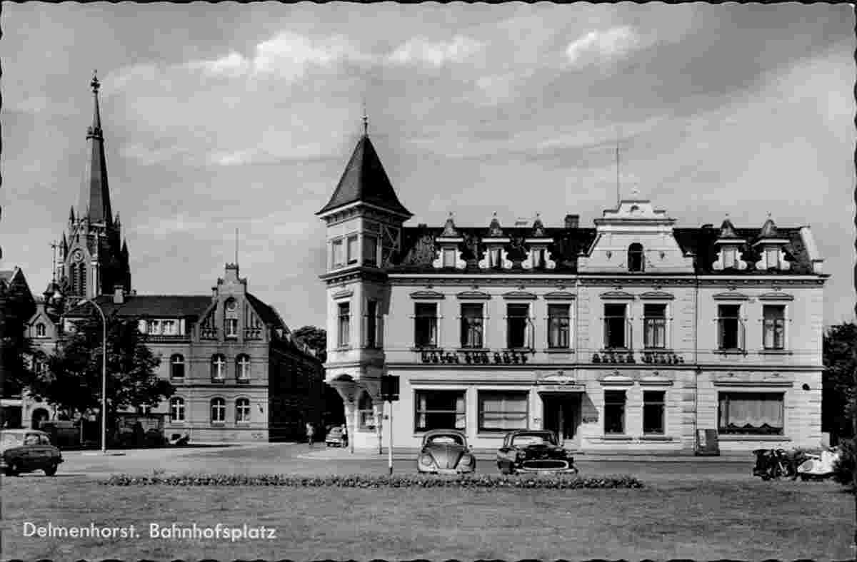 Delmenhorst. Bahnhofsplatz mit Hotel zur Post, um 1960