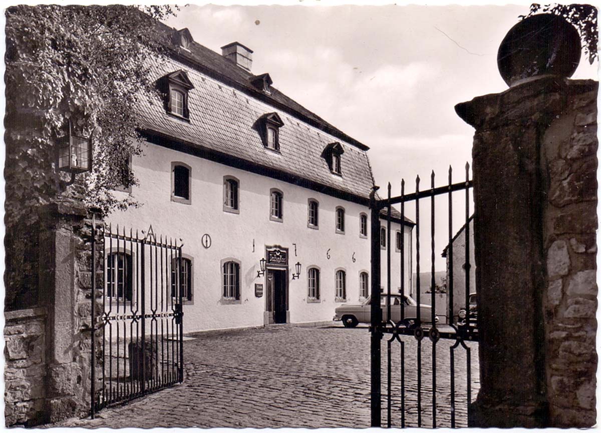 Dahlem (Euskirchen). Kronenburg - Hotel und Restaurant 'Das Burghaus', 1958