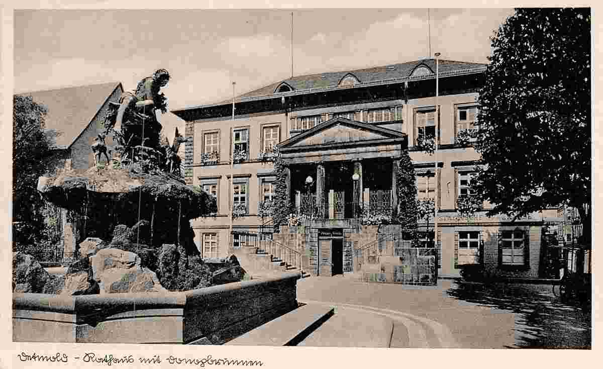 Detmold. Donopbrunnen vor dem Rathaus, 1938