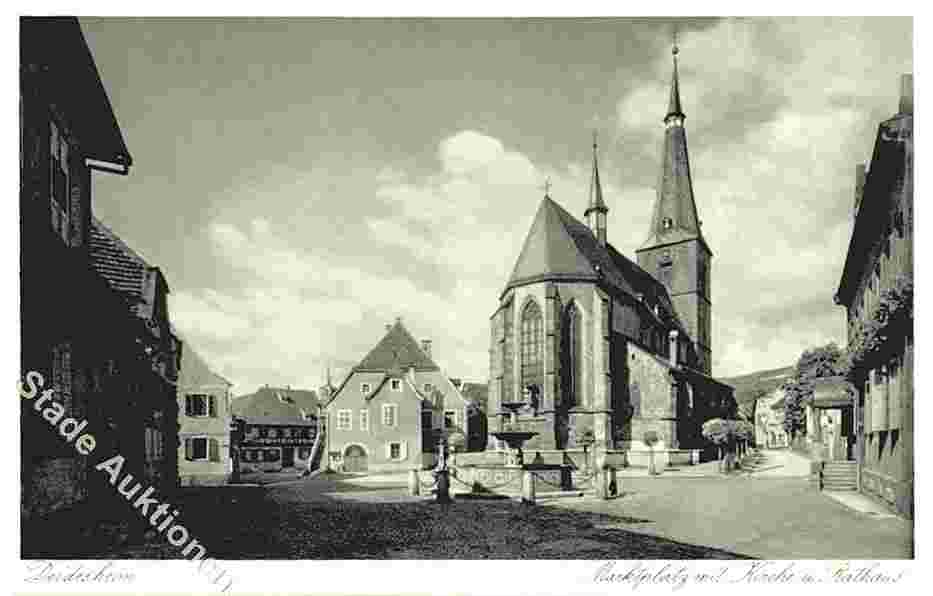 Deidesheim. Marktplatz mit Kirche und Rathaus
