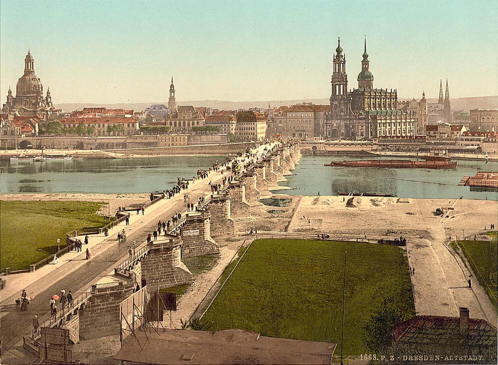Dresden. Altstadt - Panorama von Brücke