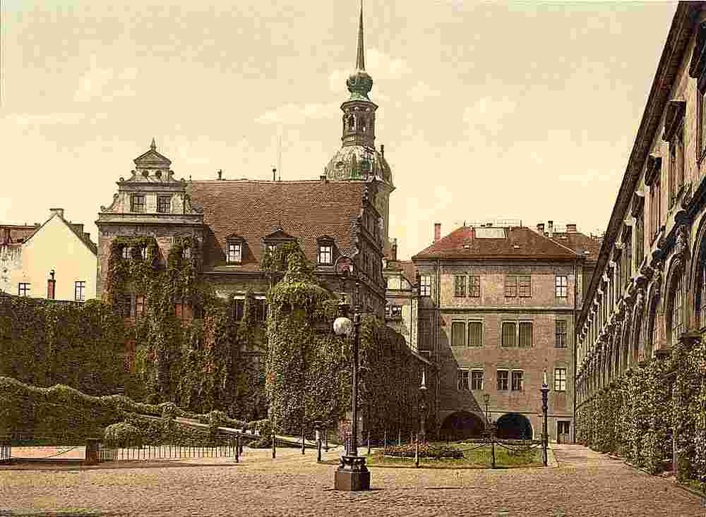 Dresden. Altstadt - Der Schlosshof, um 1890