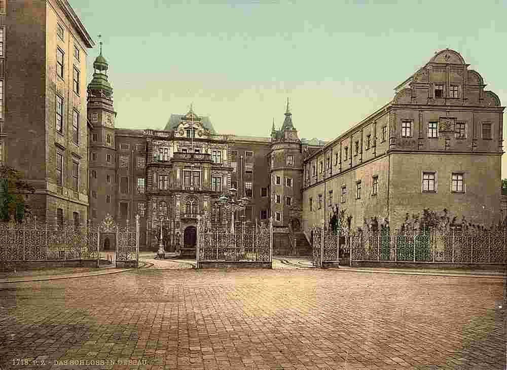 Dessau. Herzogliche Schloß, um 1890