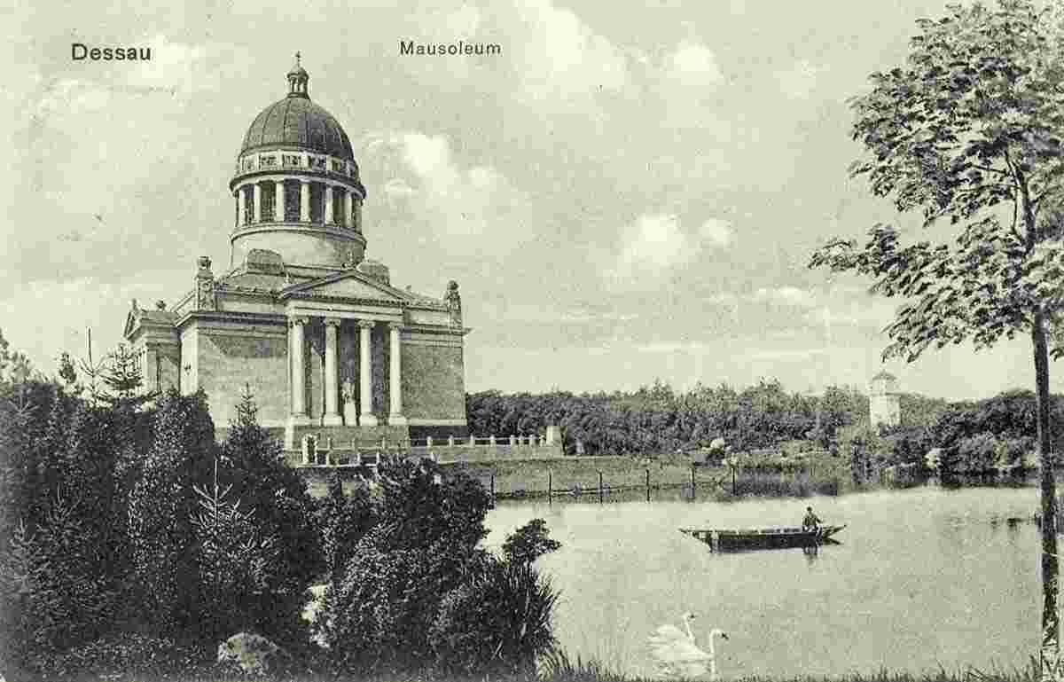 Dessau. Georgium Mausoleum, 1913